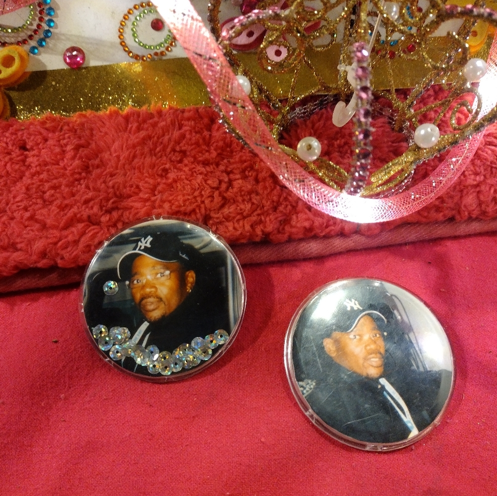 Customized Buttons from Roniya Butterfly Boutique - Picture 10 of 12